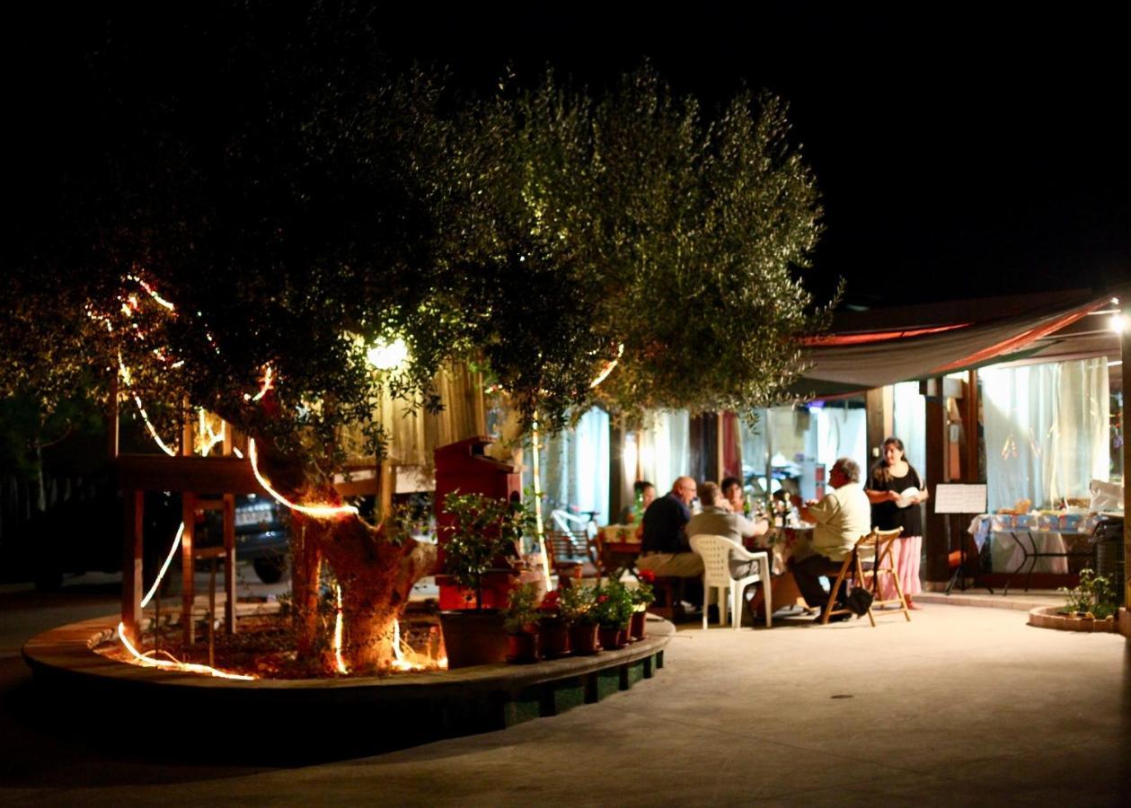 Music House A Castellana Grotte Confinante Via Per Turi 500M Dalle Grotte Bagian luar foto