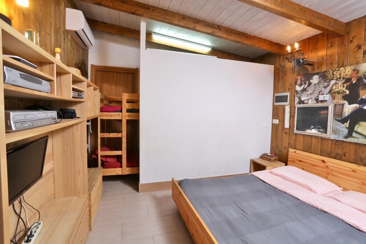 Music House A Castellana Grotte Confinante Via Per Turi 500M Dalle Grotte Bagian luar foto