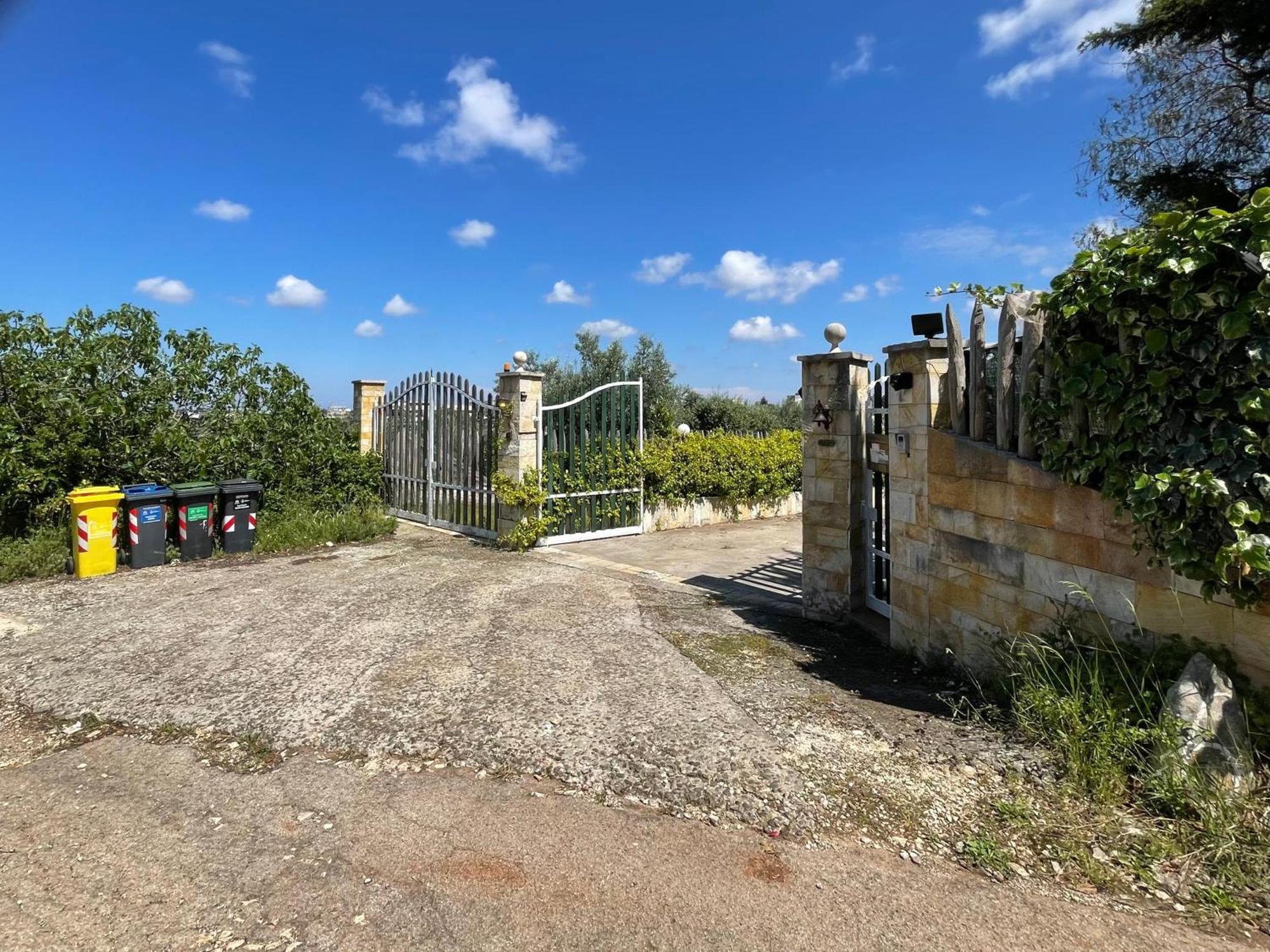 Music House A Castellana Grotte Confinante Via Per Turi 500M Dalle Grotte Bagian luar foto